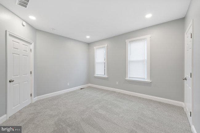213 Lincoln photo 30