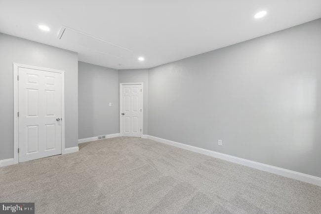 213 Lincoln photo 33
