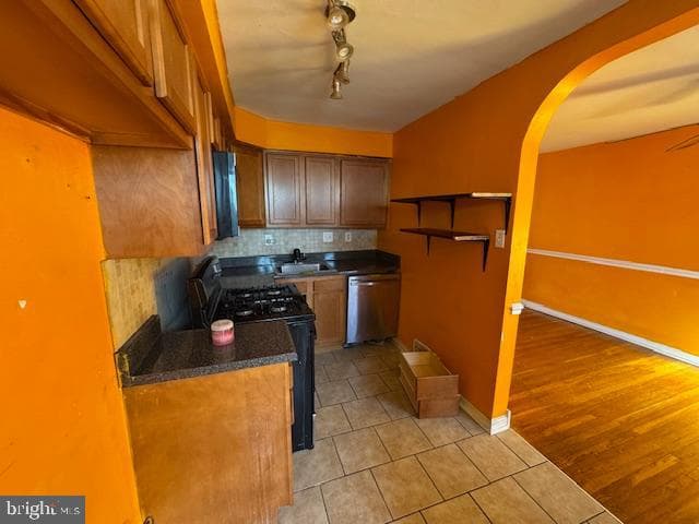 992 Taylor Drive photo 4