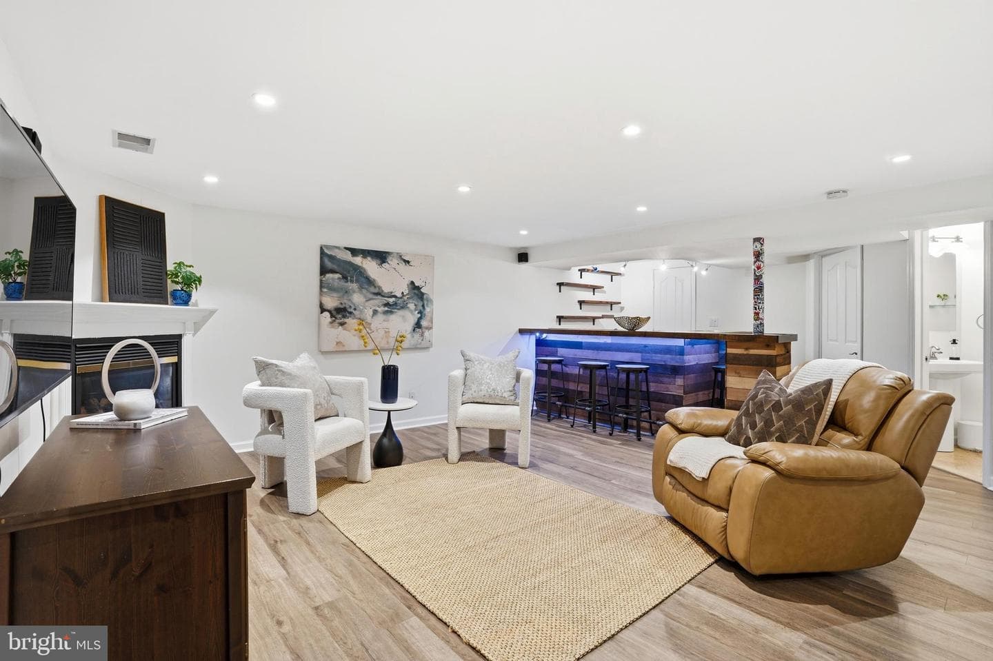 1045 Edgerton Road photo 32