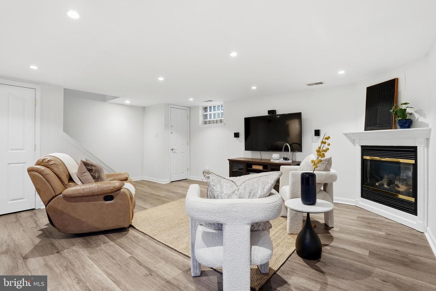 1045 Edgerton Road photo 35