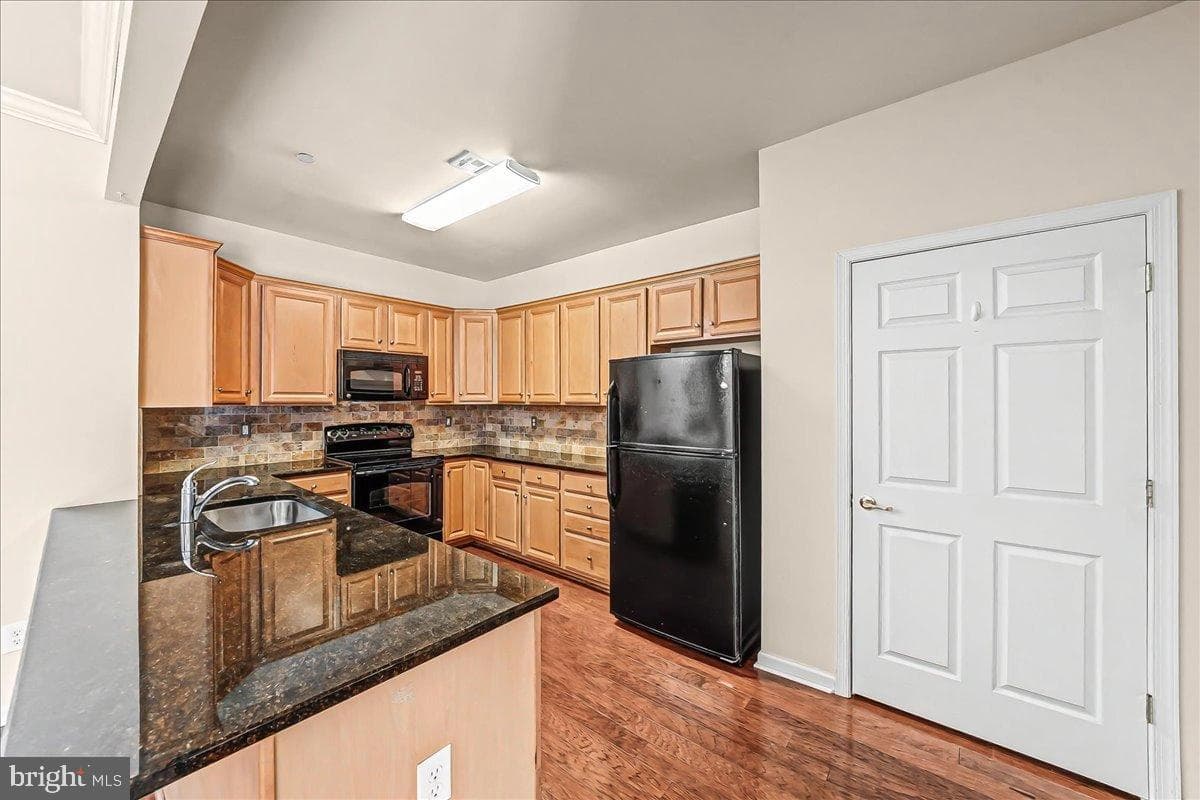 4209 Poplar Street photo 13