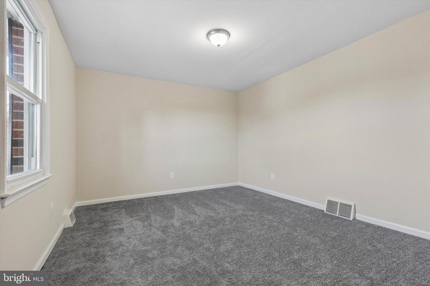 856 Martin Avenue photo 14