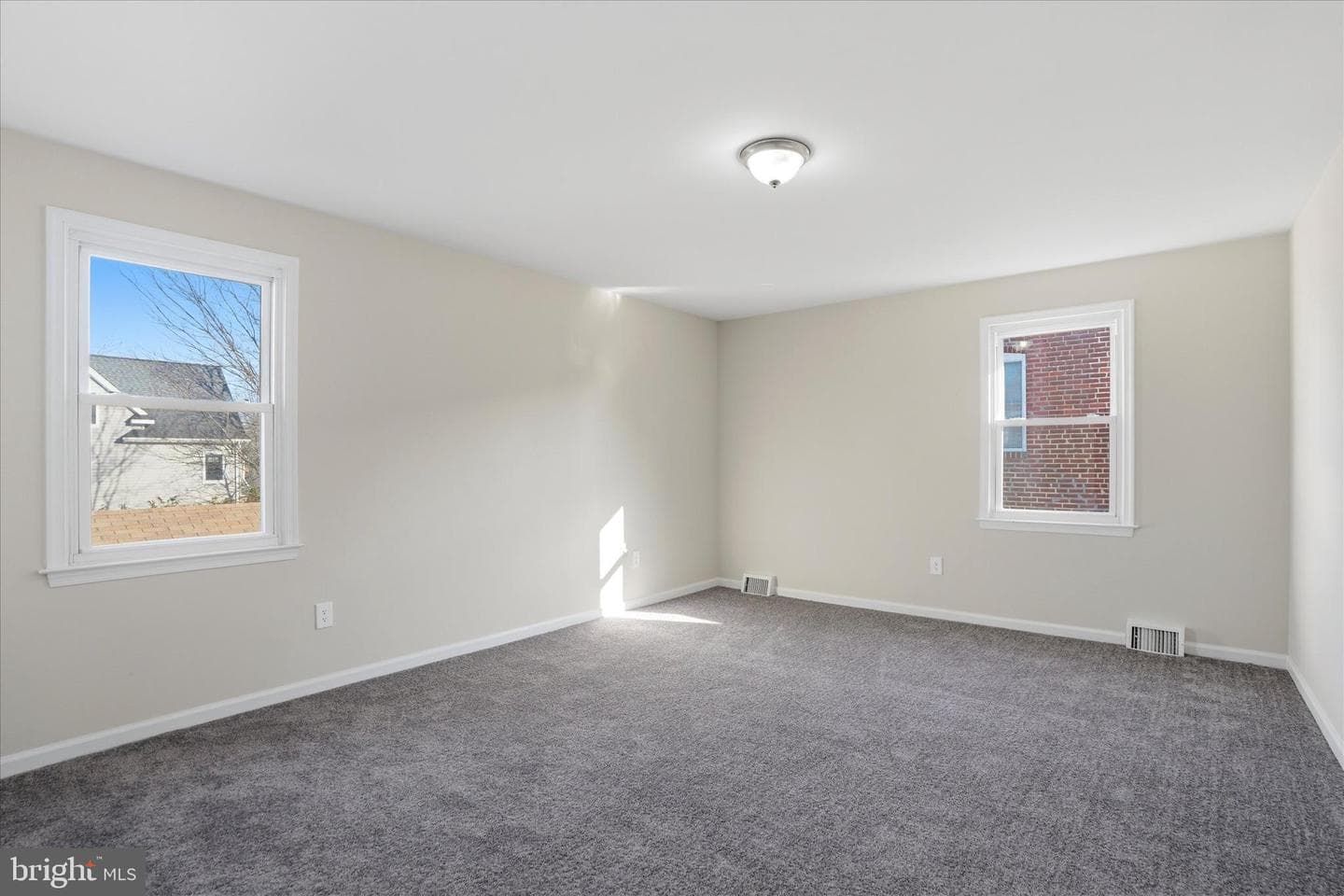 856 Martin Avenue photo 9