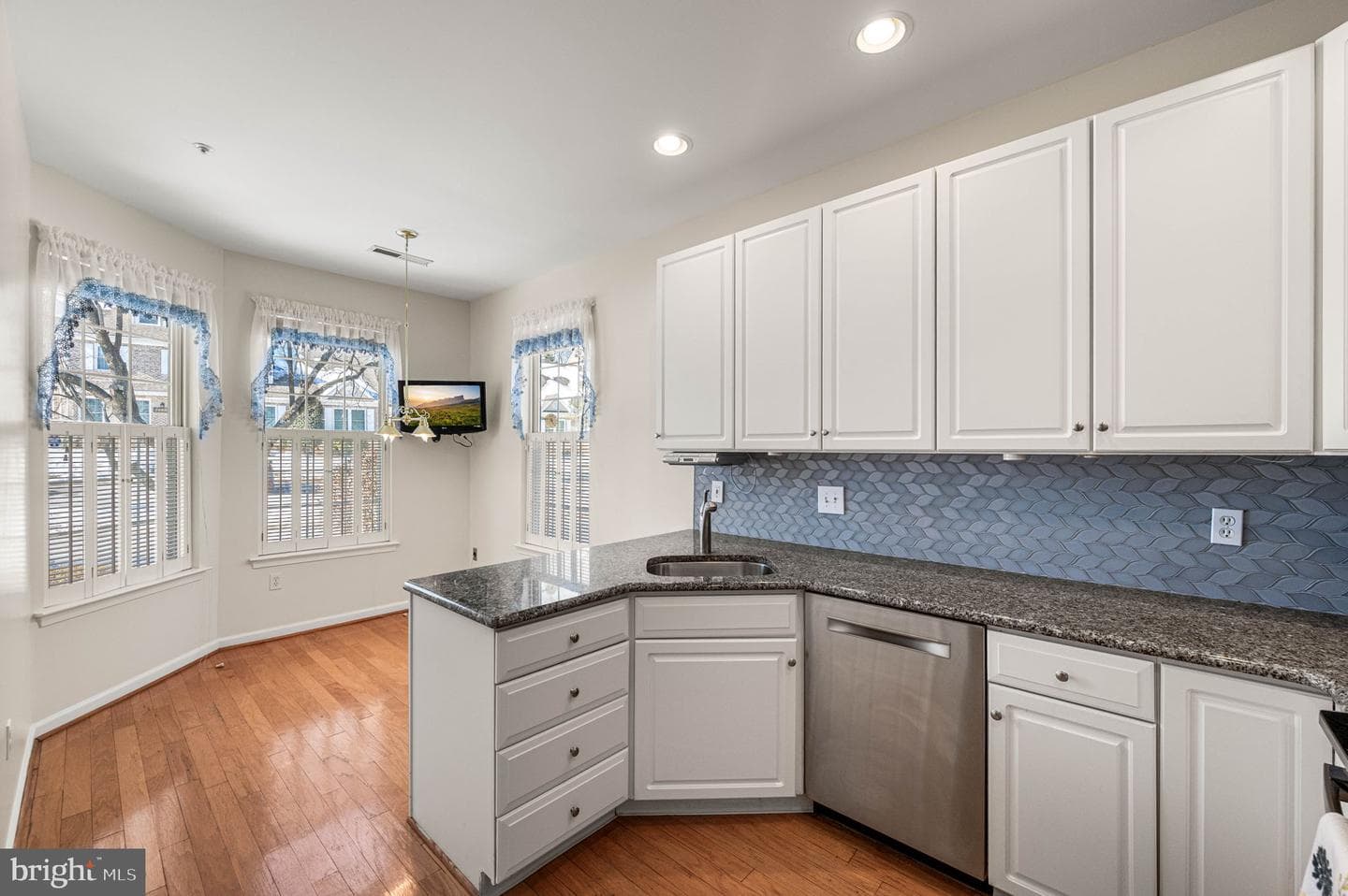 1291 Country Club Drive photo 6