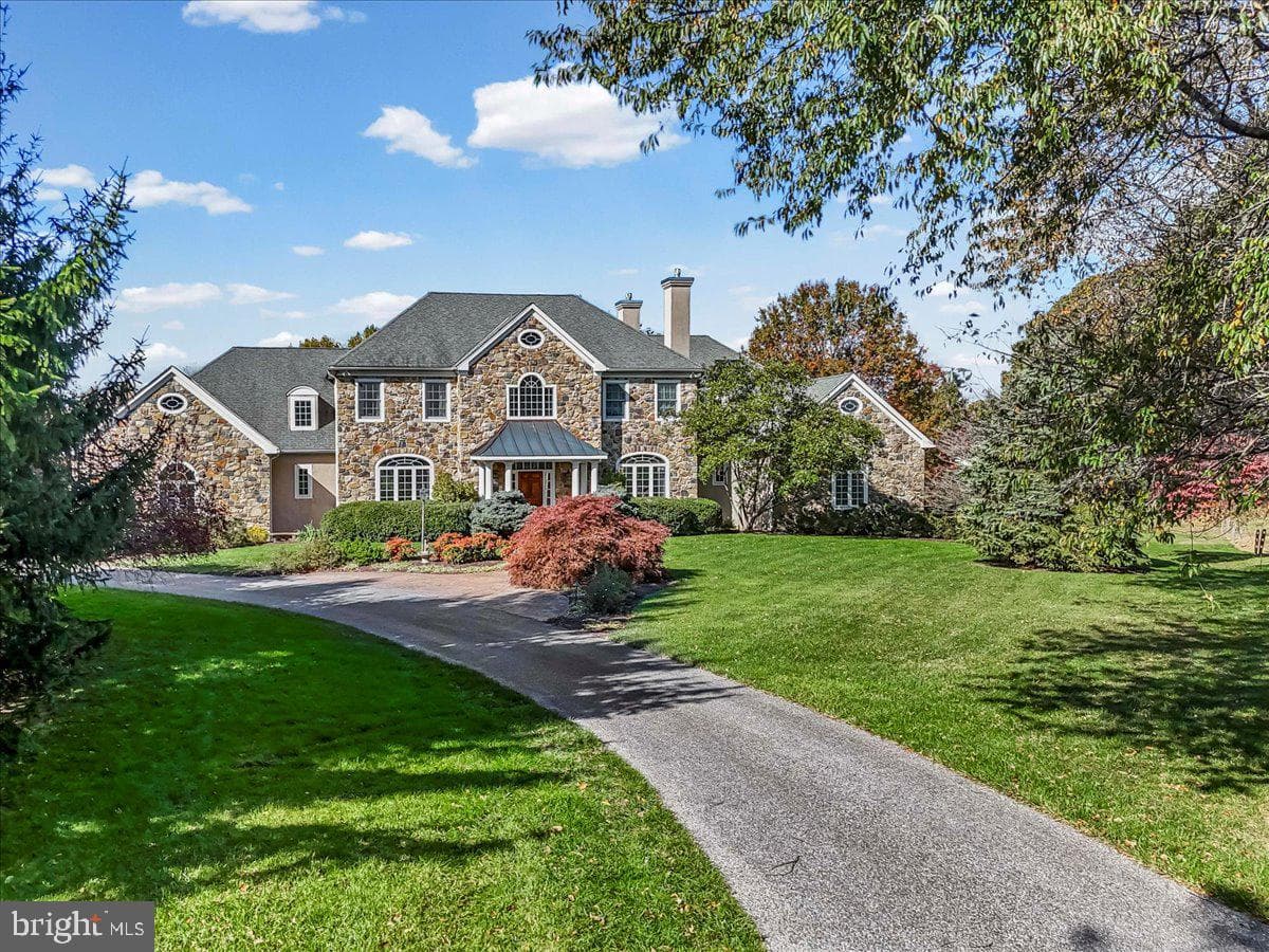 411 Webb Road photo 4