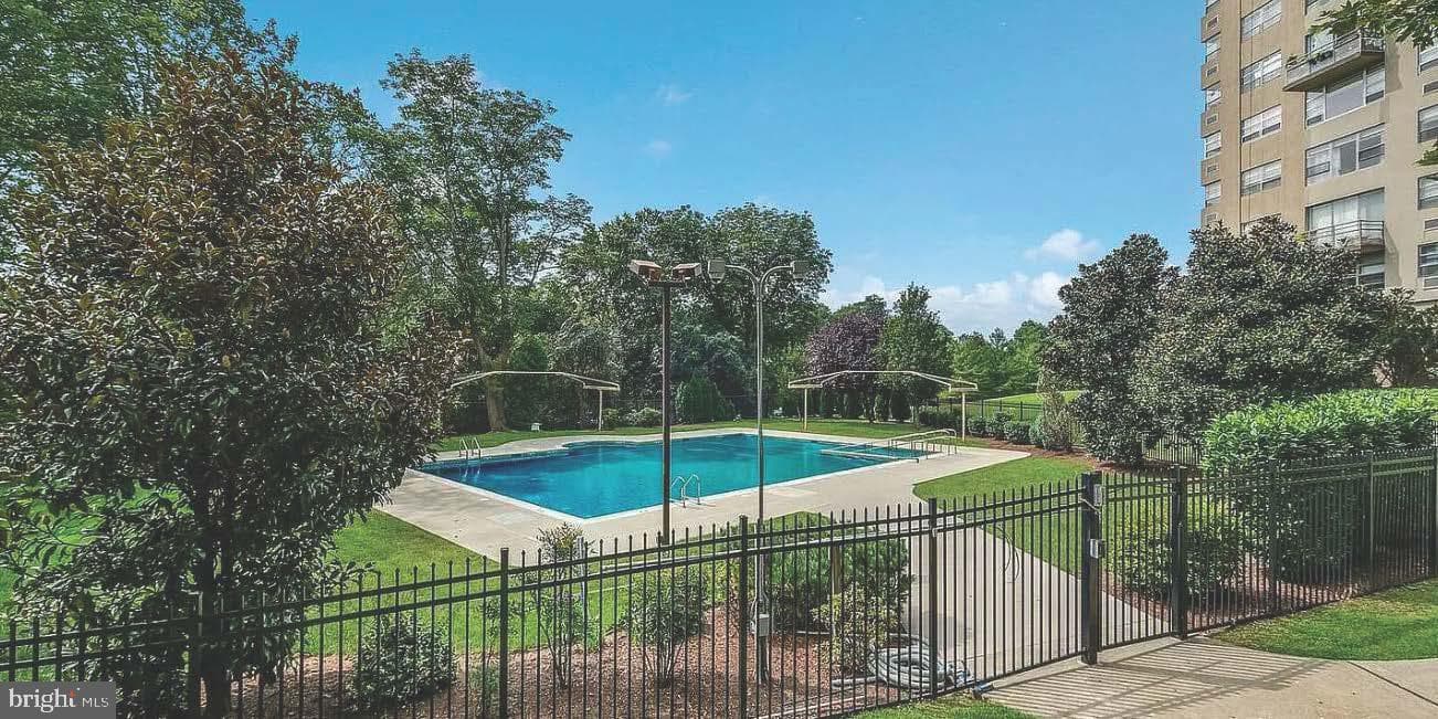 1030 E Lancaster Avenue #708 photo 29