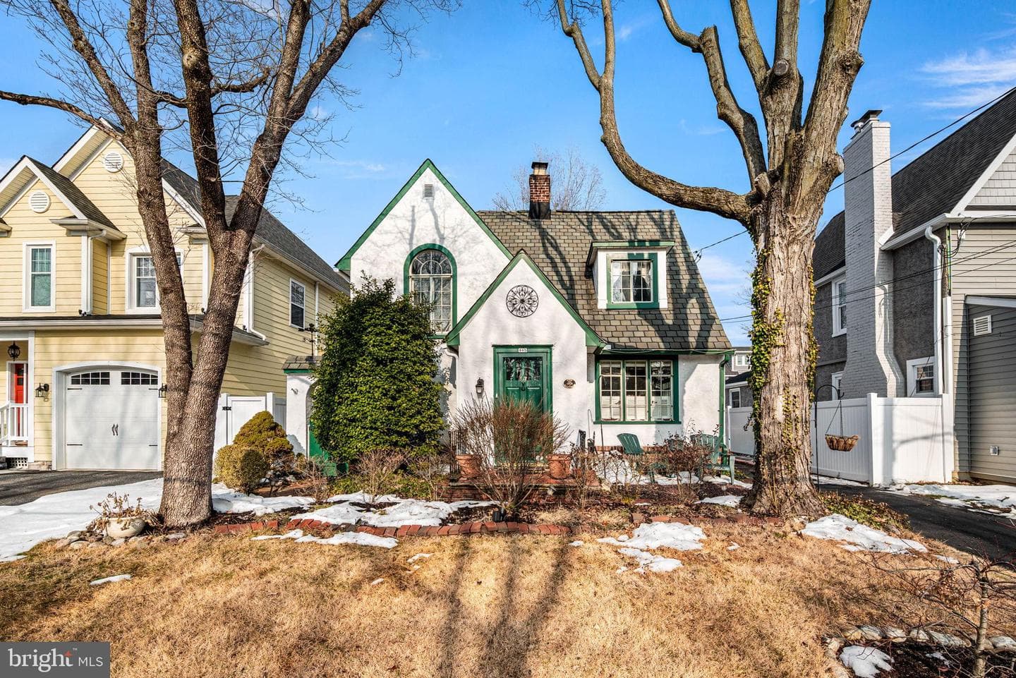 405 Tasker Street photo 1