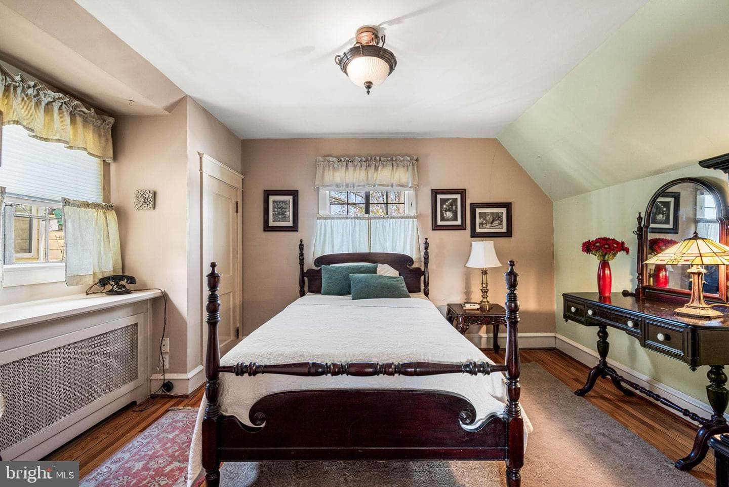 405 Tasker Street photo 13