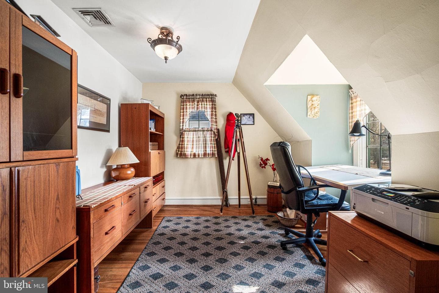 405 Tasker Street photo 15