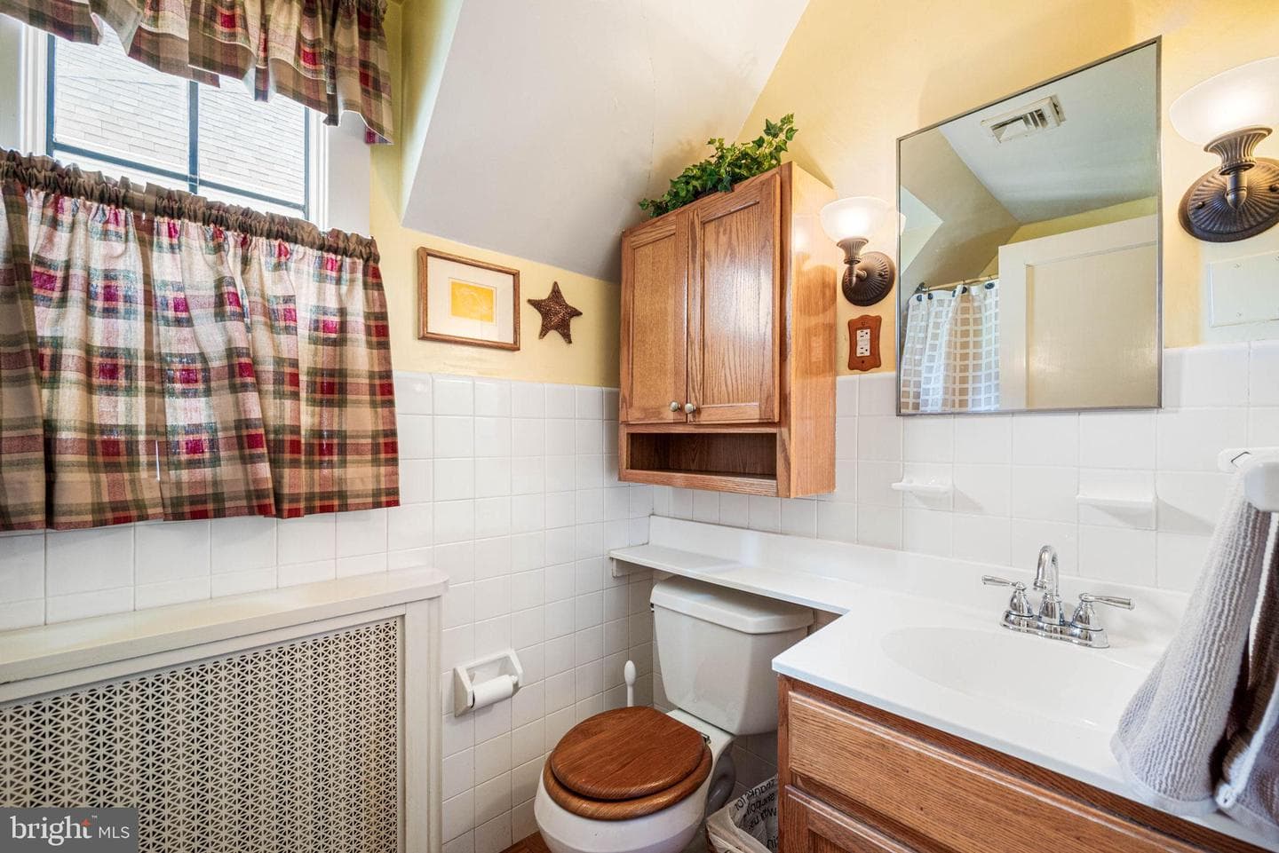 405 Tasker Street photo 17
