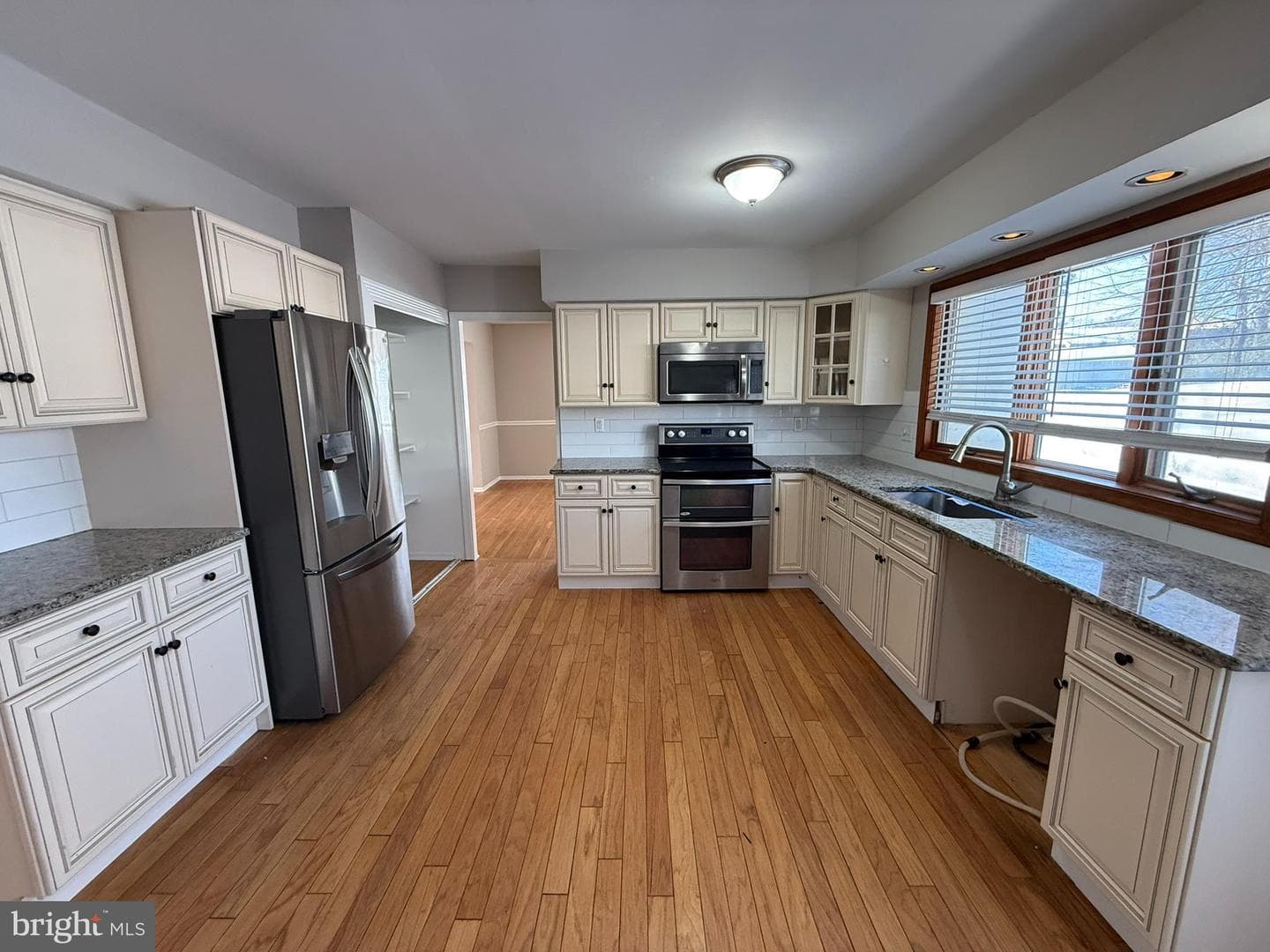 745 Windsor Place photo 7