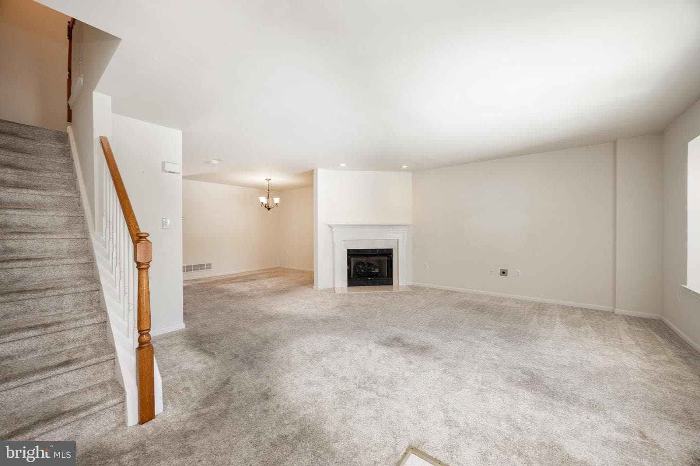222 Spring Valley Way photo 3