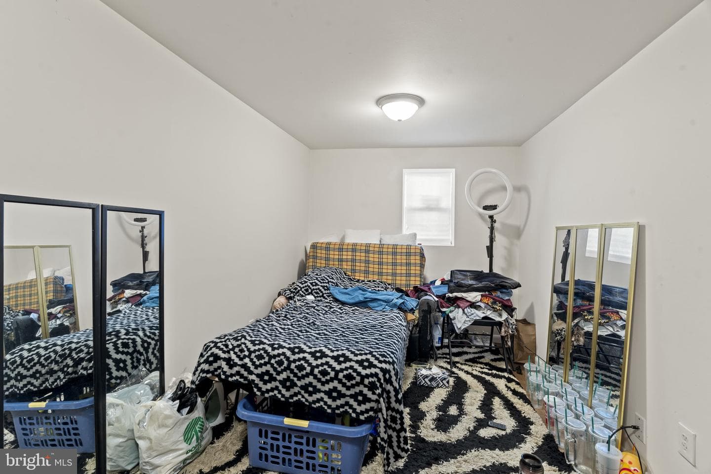 200 W 21st Street photo 11