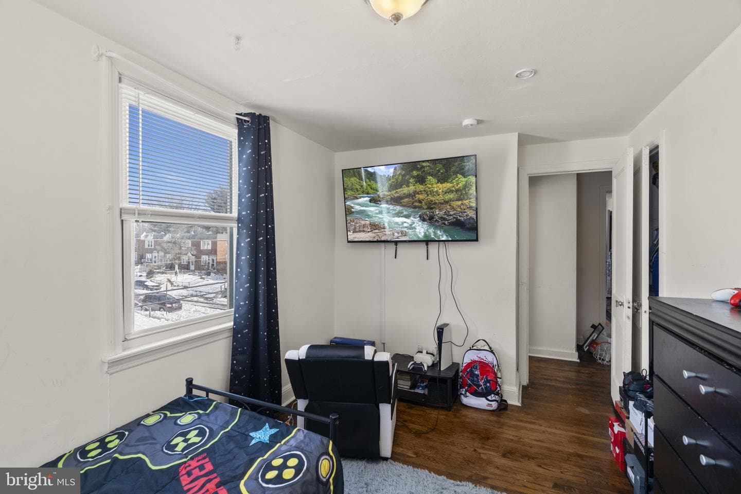 200 W 21st Street photo 19