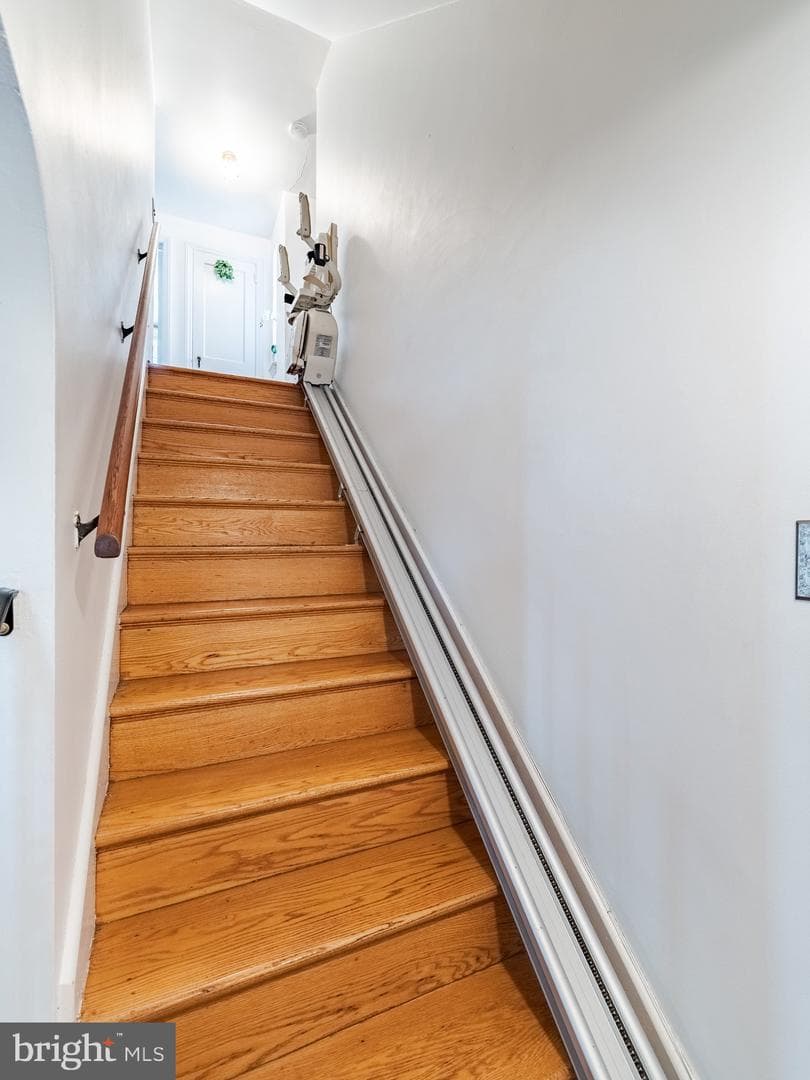 160 W Essex Avenue photo 25