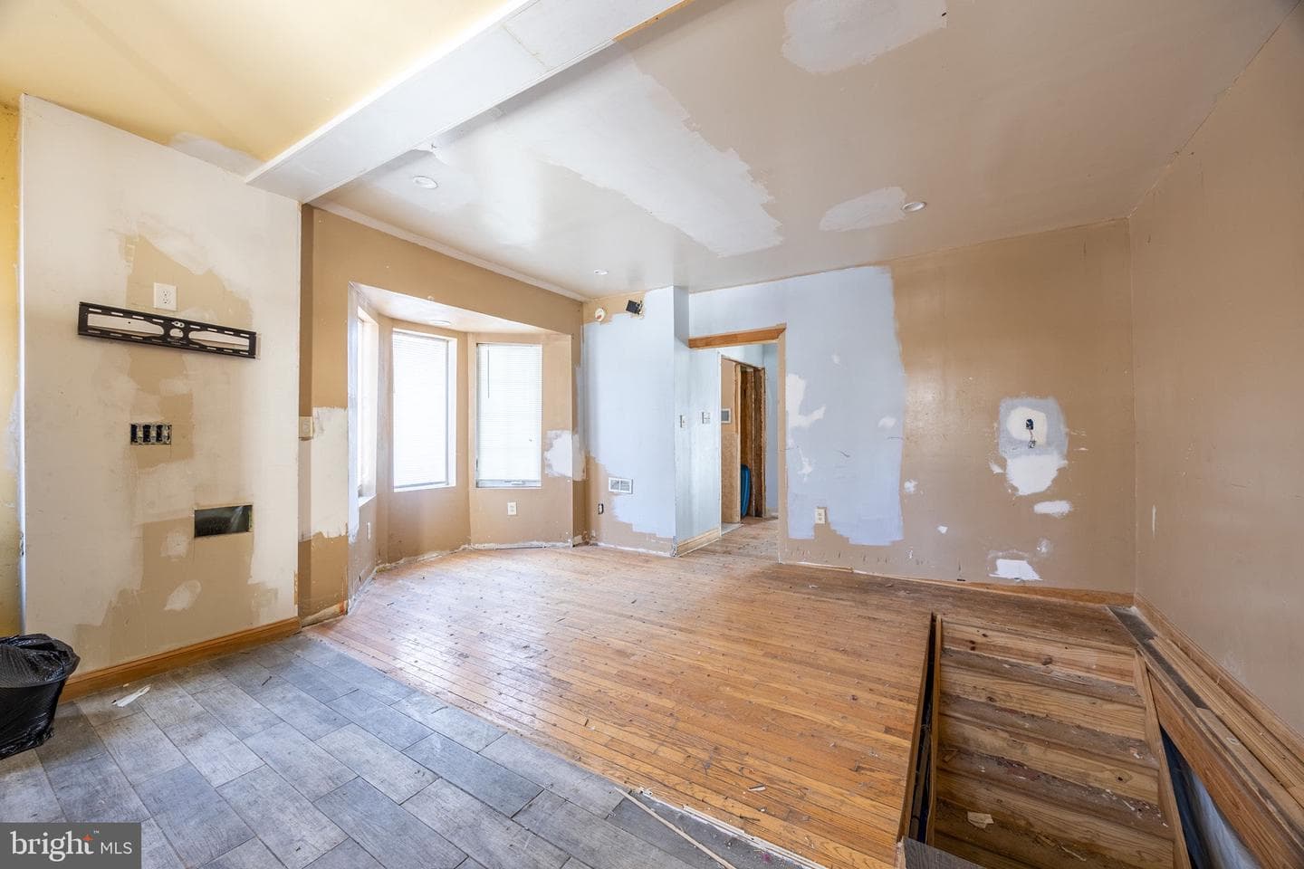 217 Sharon Avenue photo 10