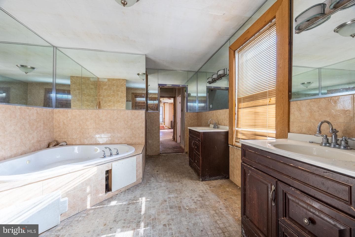 217 Sharon Avenue photo 13