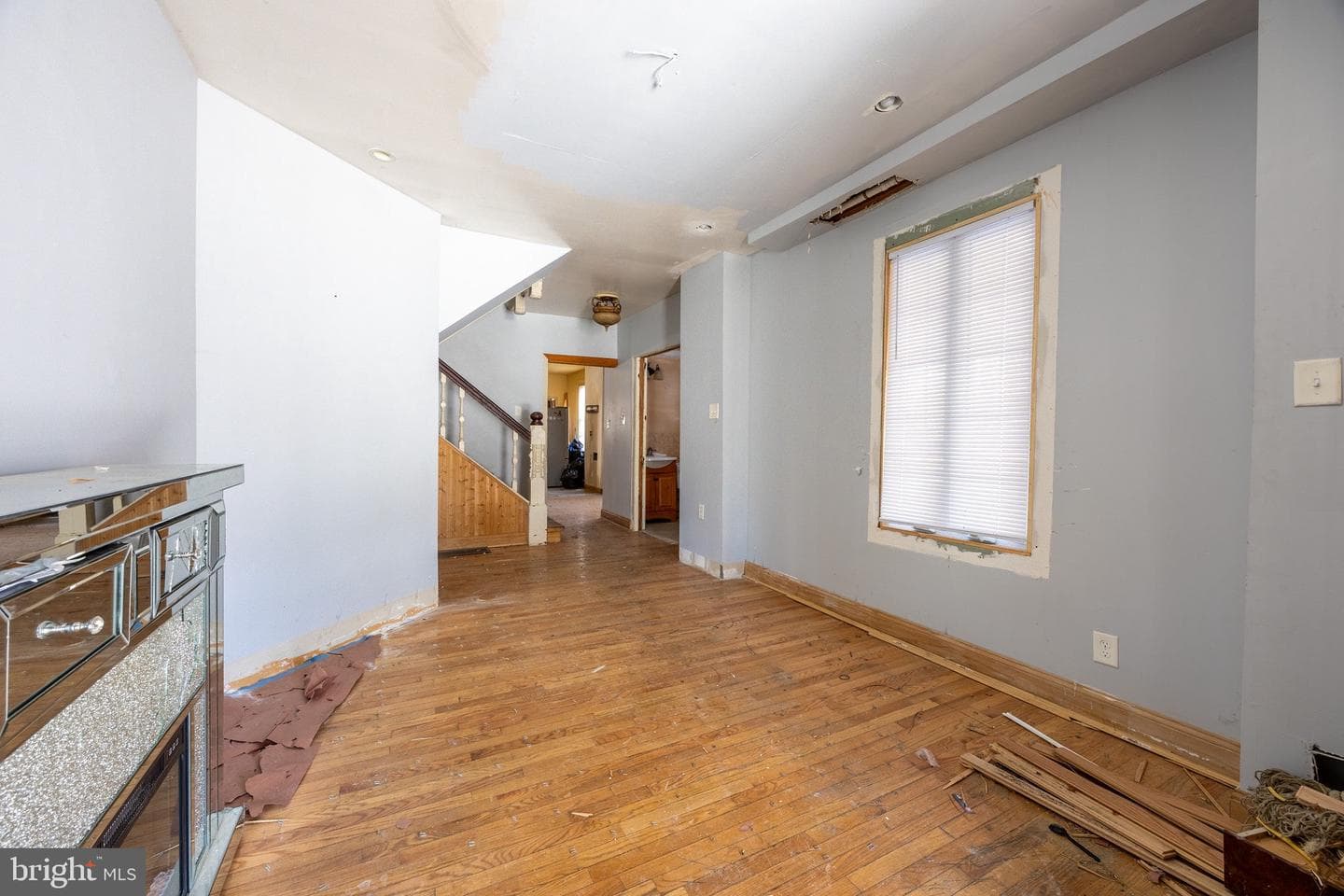 217 Sharon Avenue photo 5