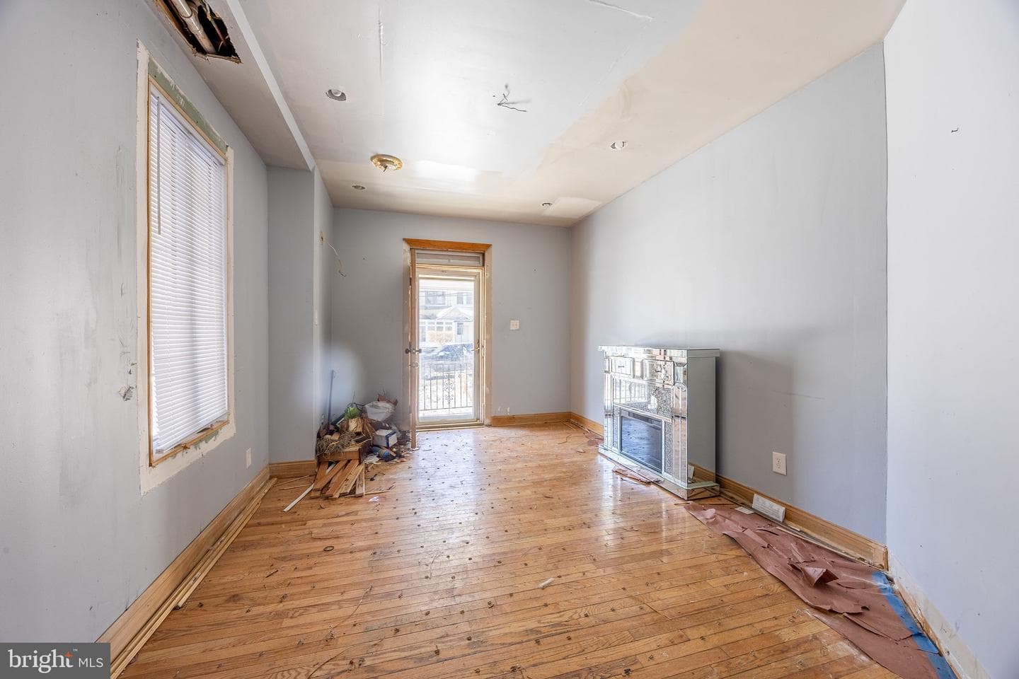 217 Sharon Avenue photo 6