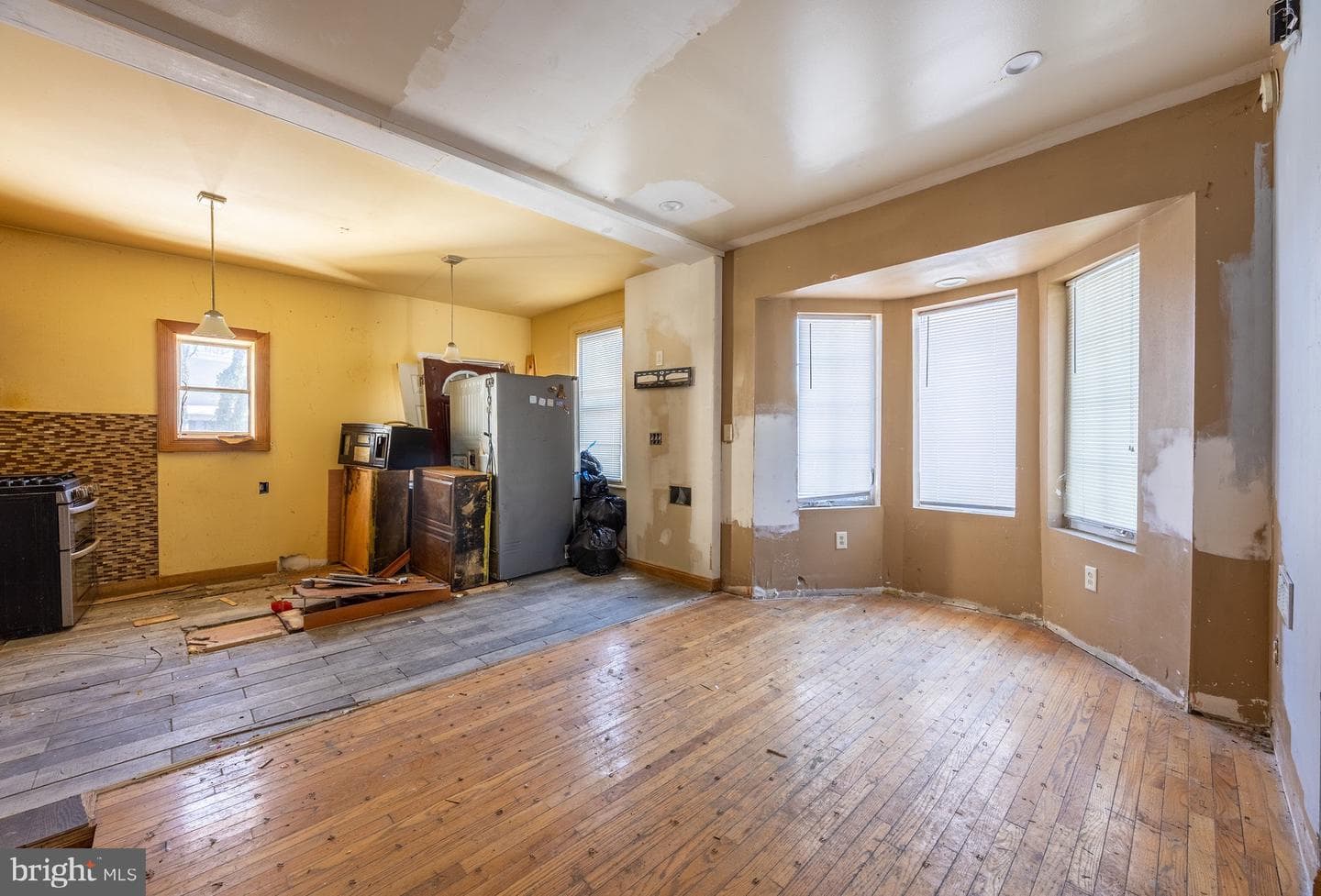 217 Sharon Avenue photo 8