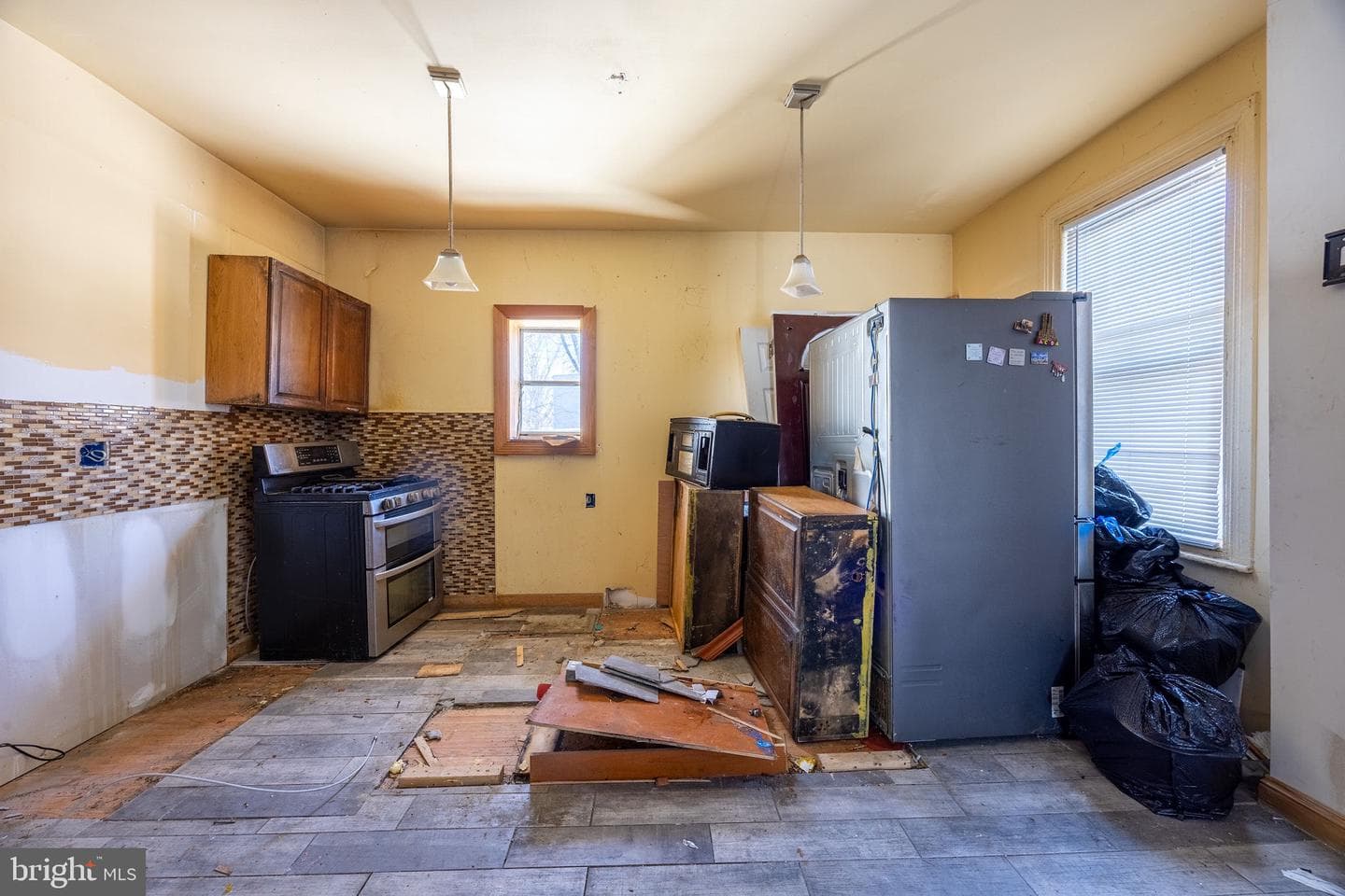 217 Sharon Avenue photo 9