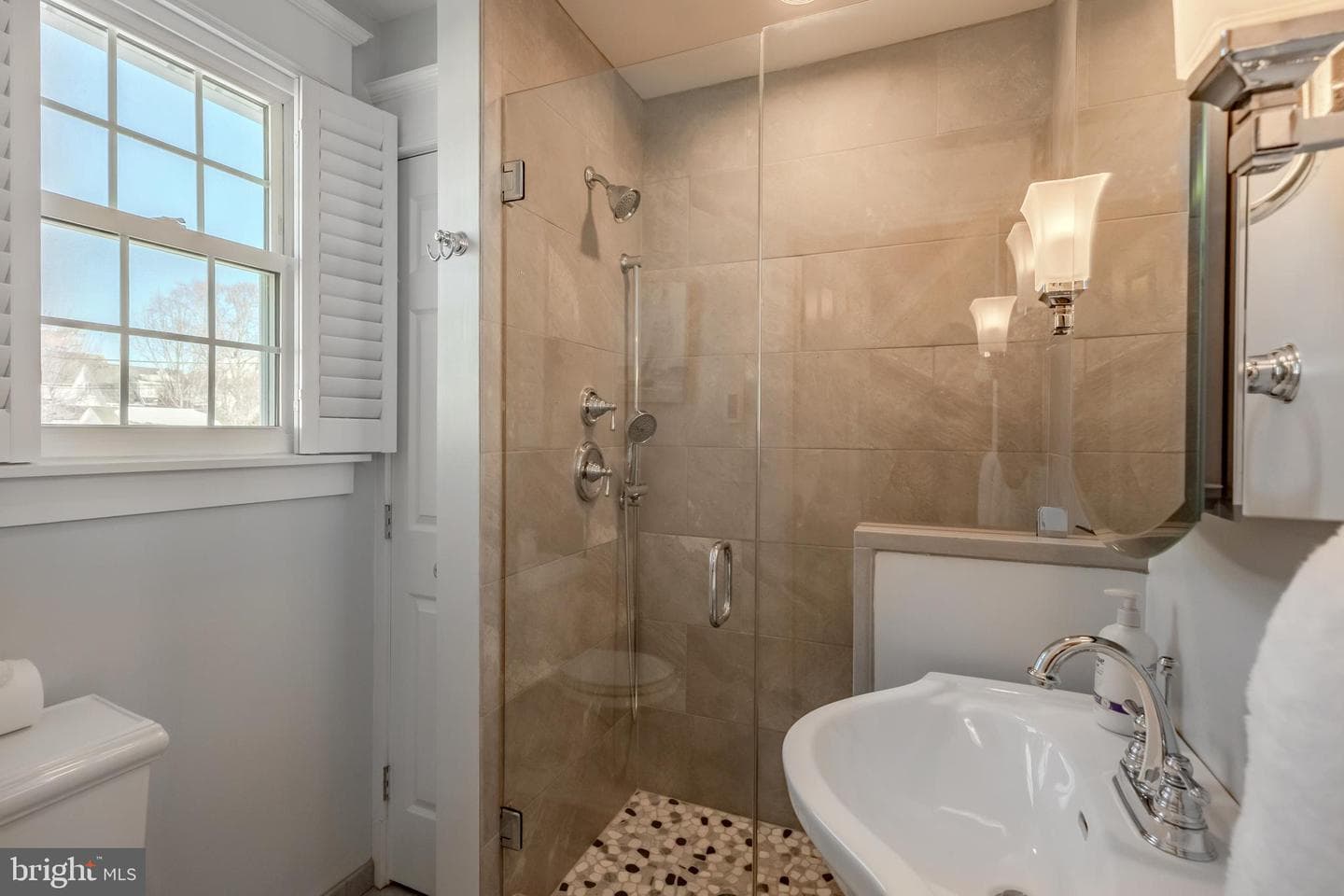 2107 Belvedere Avenue photo 30