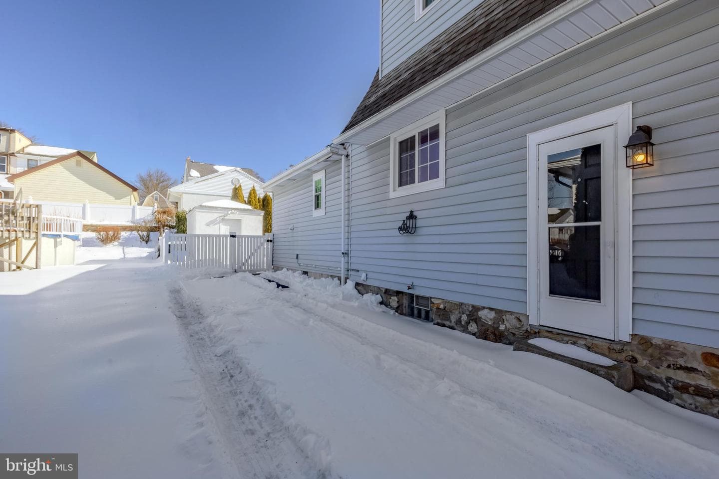 2107 Belvedere Avenue photo 32