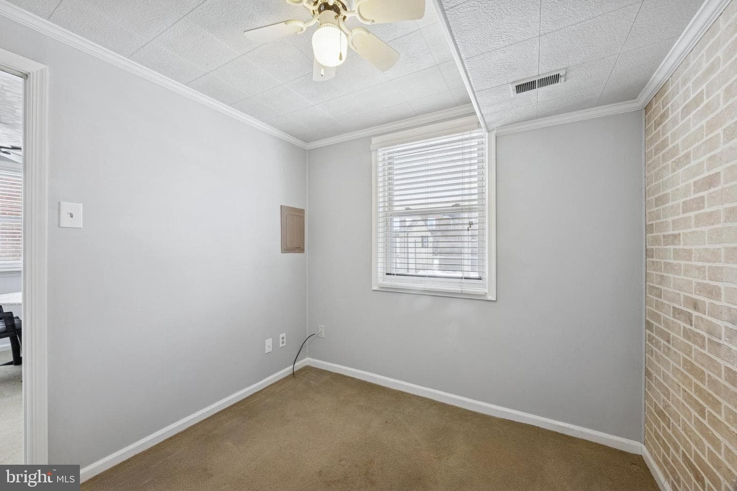 1542 Summit Street photo 11