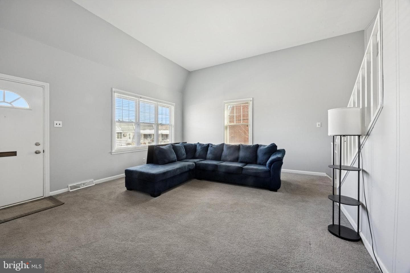 1542 Summit Street photo 3