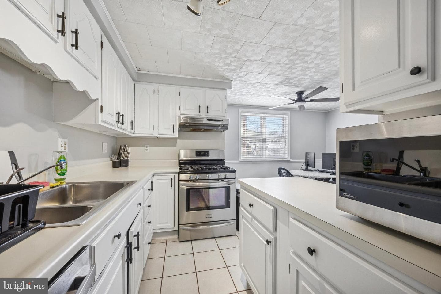 1542 Summit Street photo 7