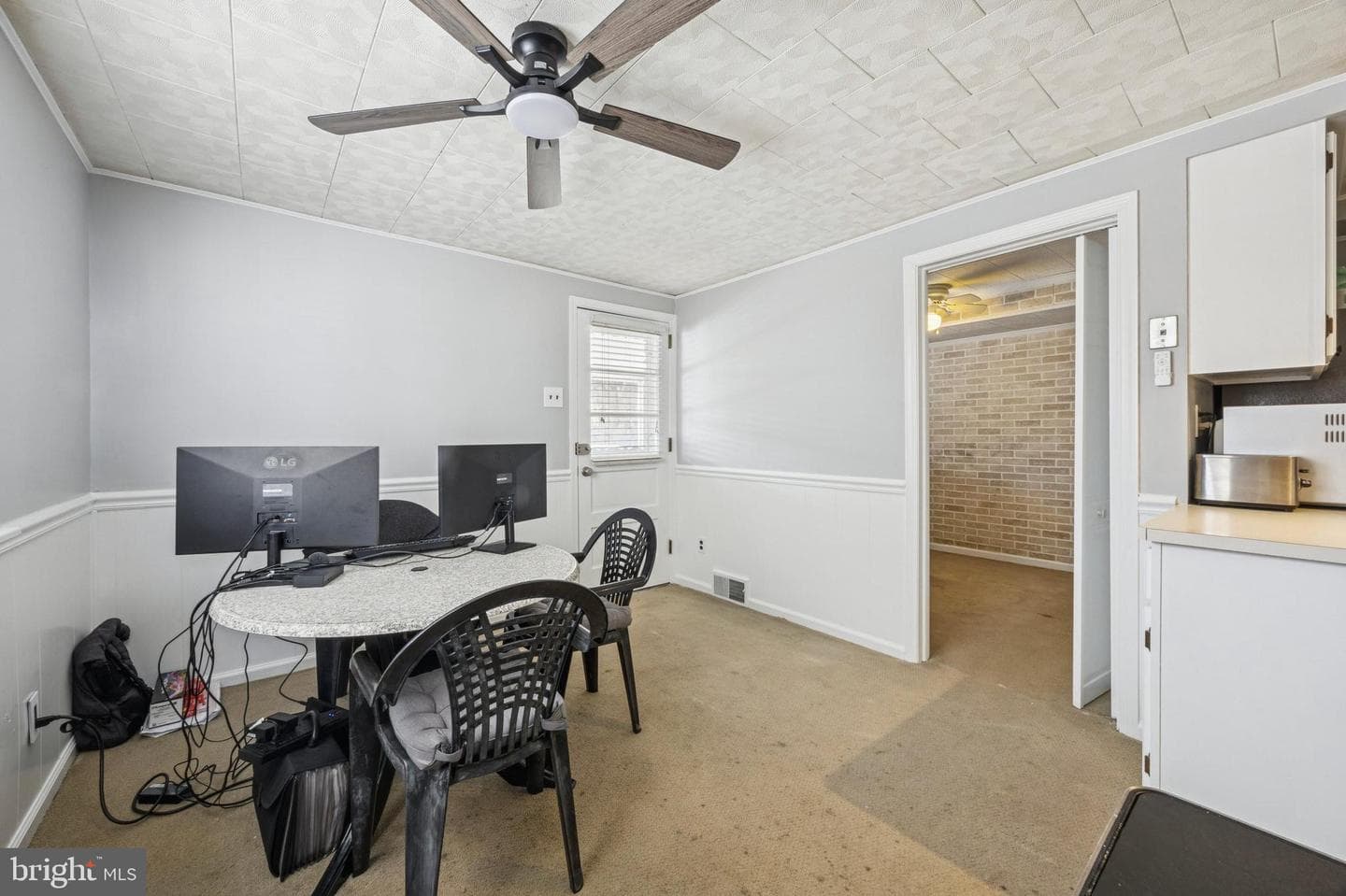 1542 Summit Street photo 8