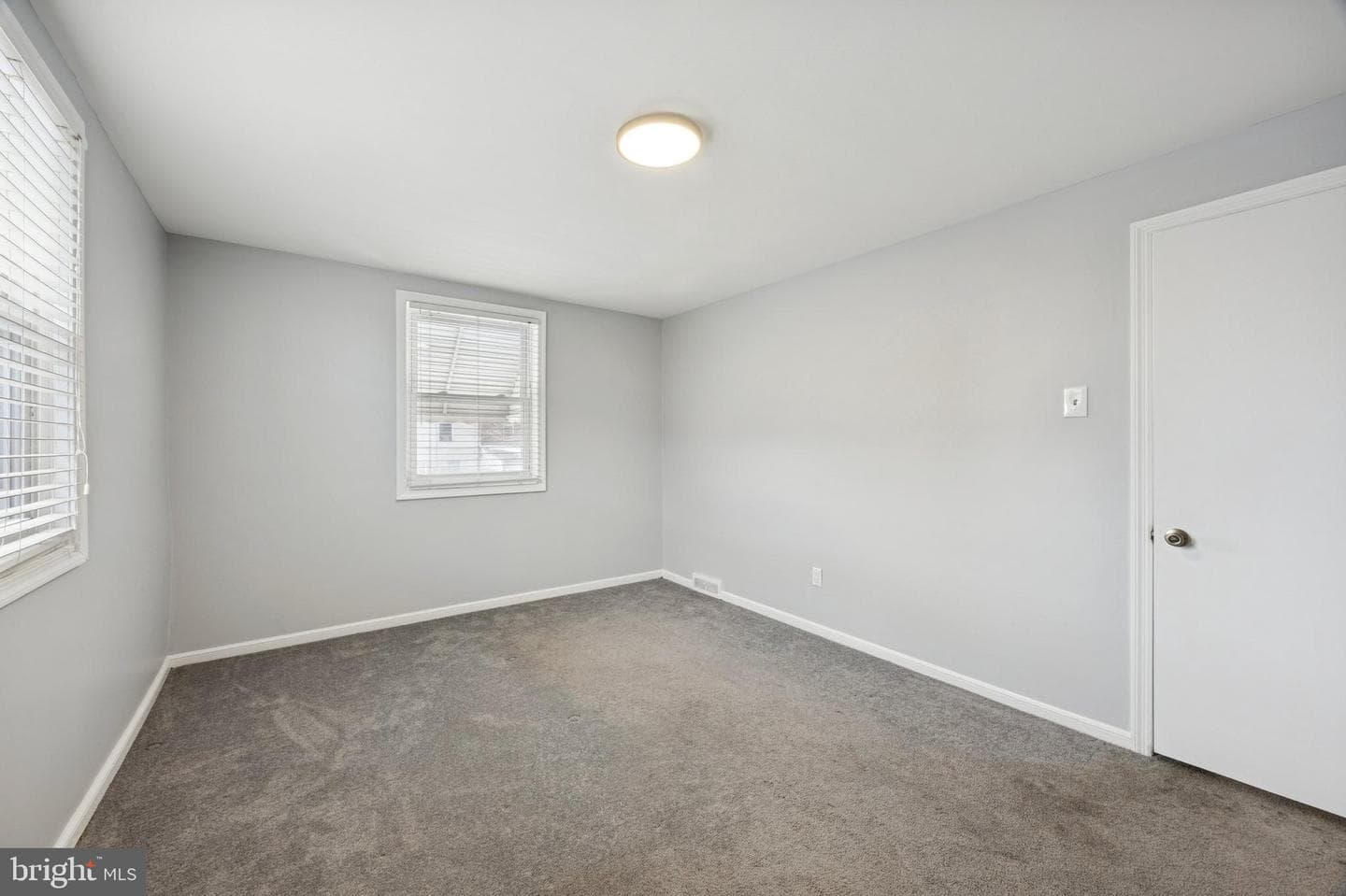1542 Summit Street photo 9