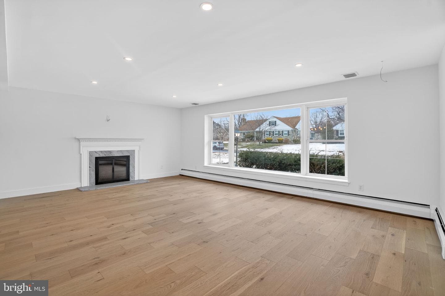208 N Morgan Avenue photo 12