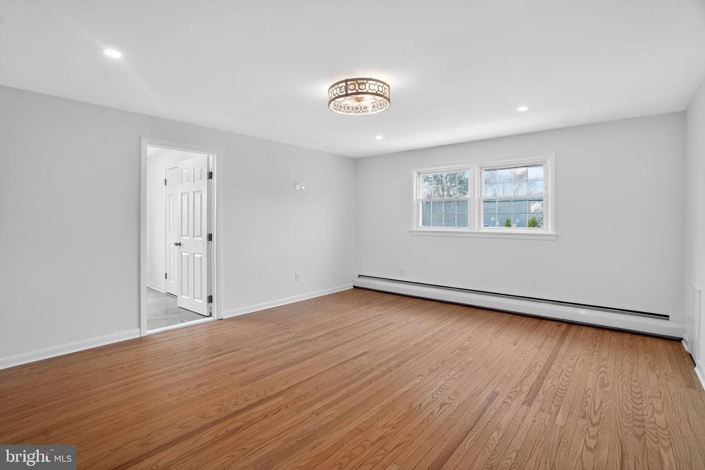 208 N Morgan Avenue photo 17