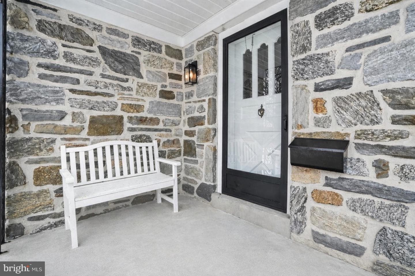 208 N Morgan Avenue photo 3