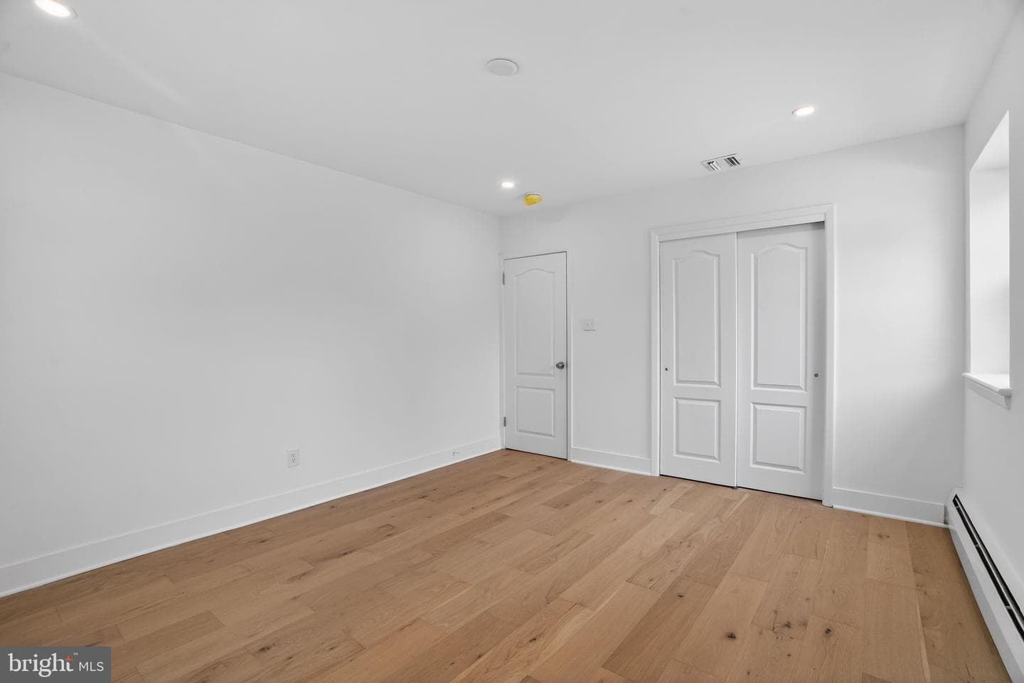 208 N Morgan Avenue photo 31