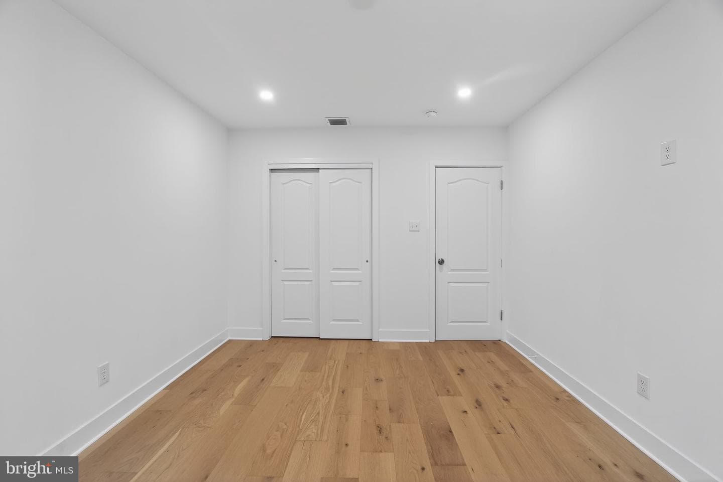 208 N Morgan Avenue photo 32