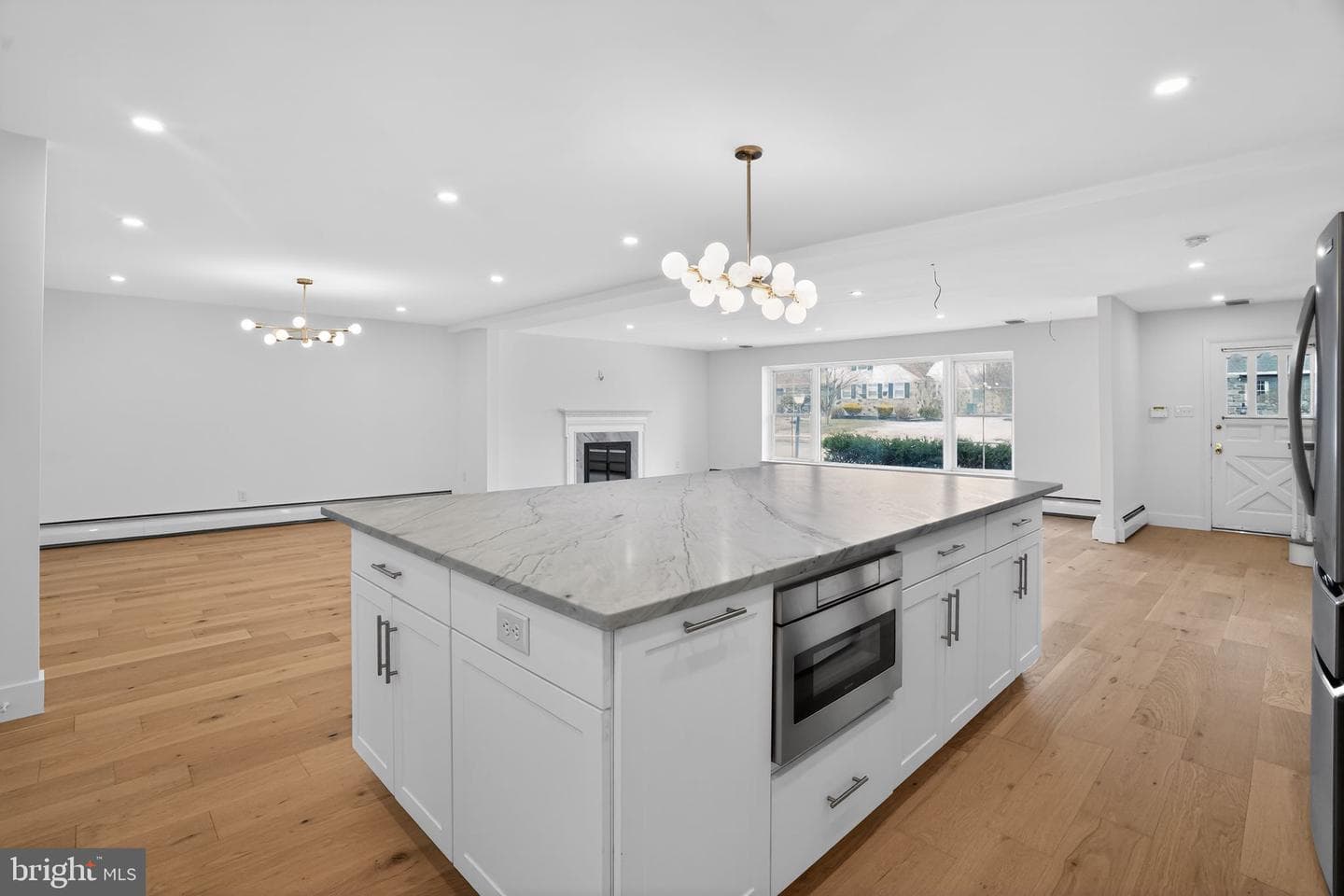 208 N Morgan Avenue photo 6