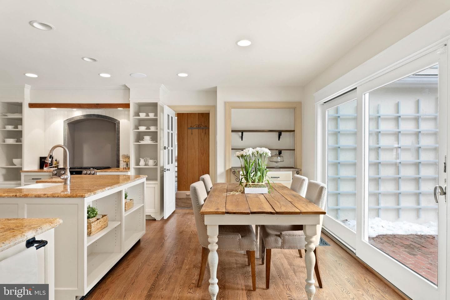 300 Valley Place photo 14