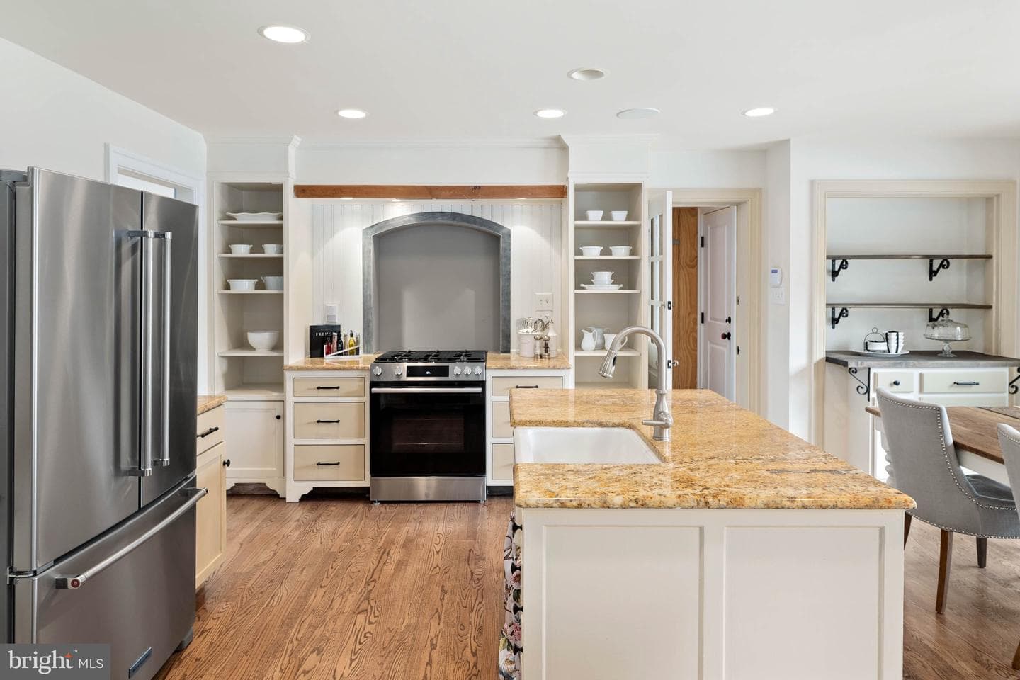300 Valley Place photo 15
