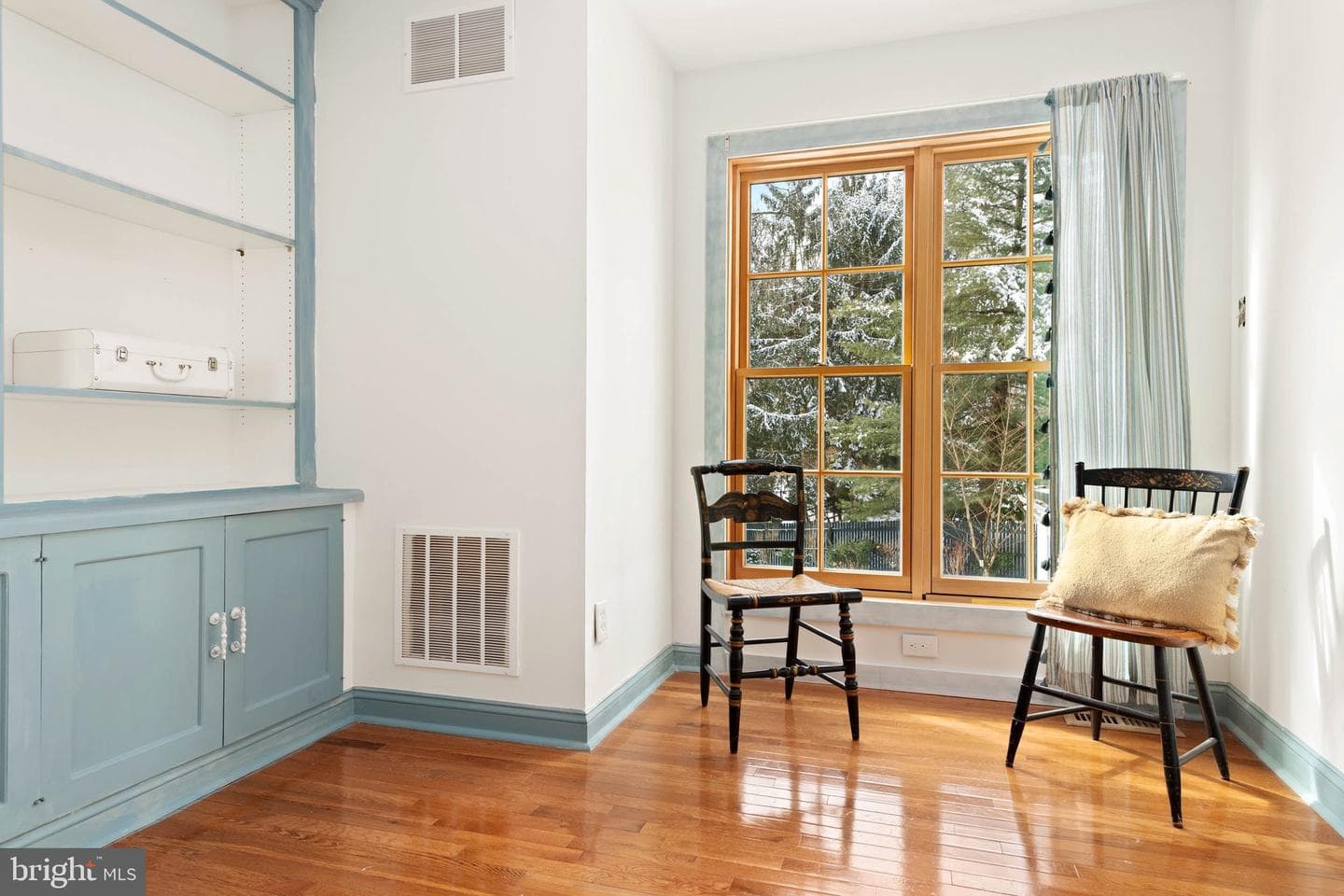 300 Valley Place photo 29