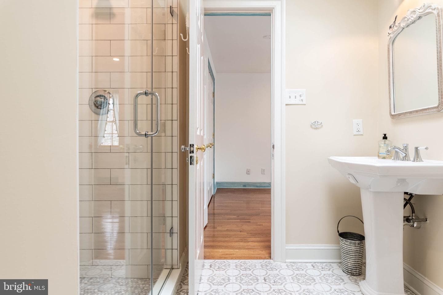 300 Valley Place photo 30