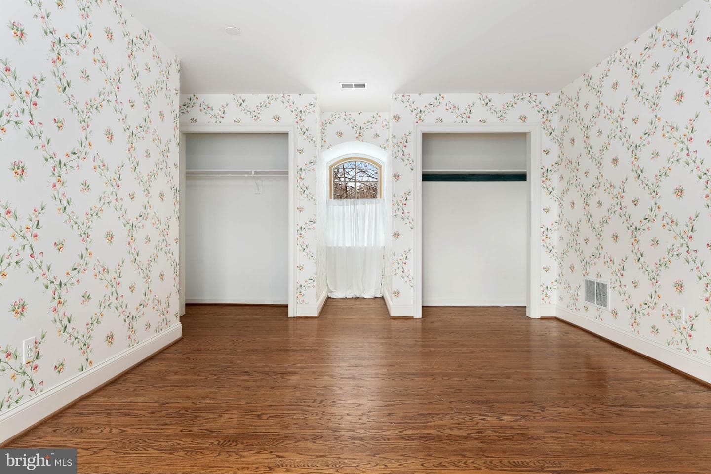 300 Valley Place photo 37