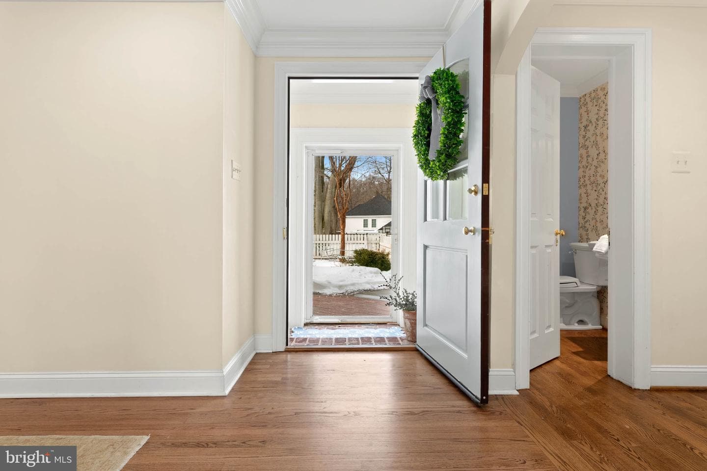 300 Valley Place photo 4