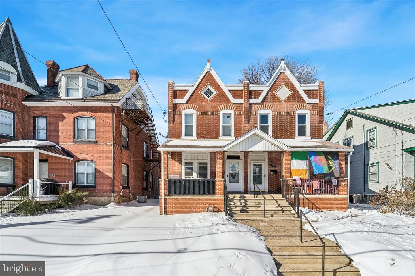 33 E Broadway Avenue