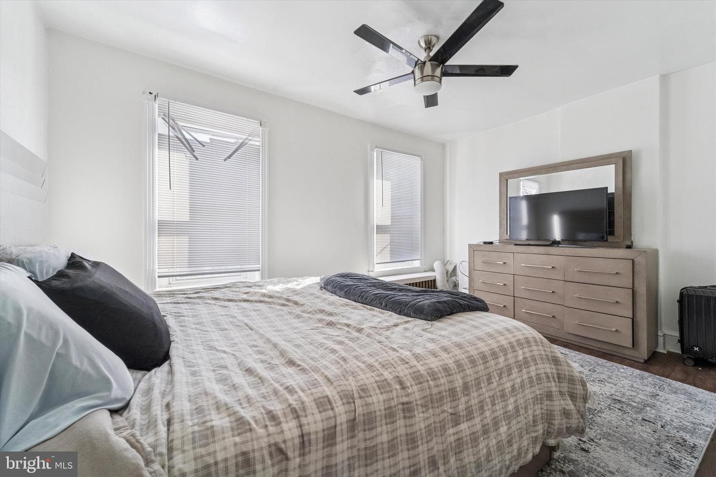 33 E Broadway Avenue photo 17