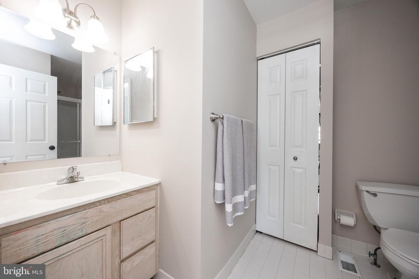 4423 Somerset photo 18