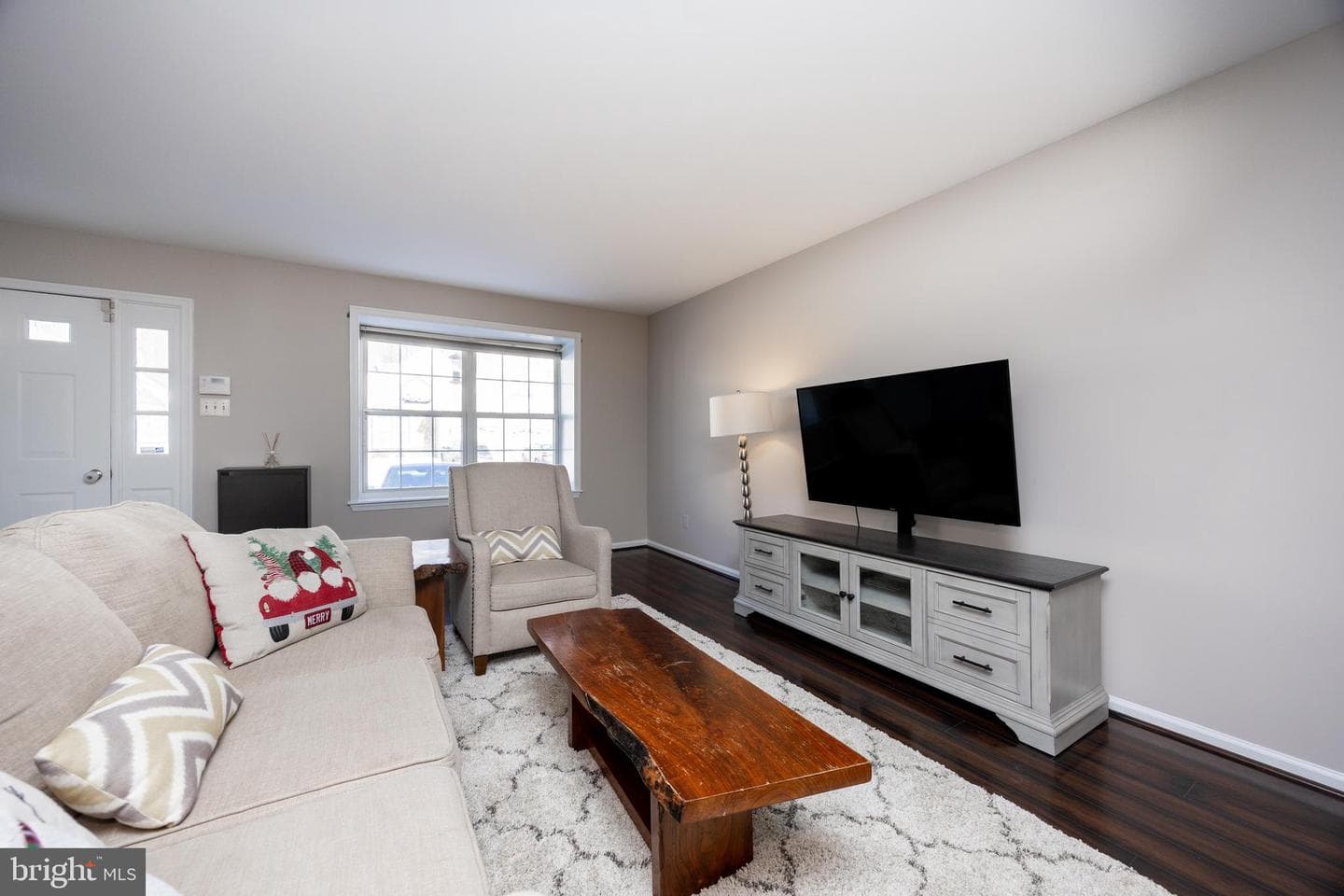 4423 Somerset photo 8