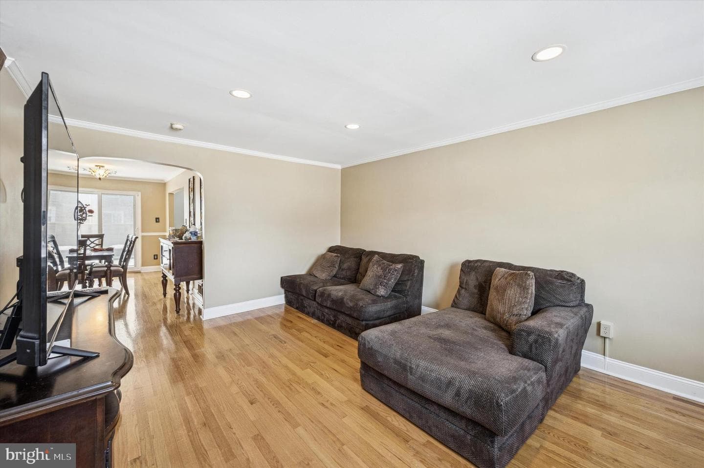 2262 Dermond Avenue photo 4
